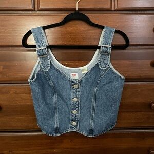 Levi’s denim cropped shirt/vest. Size small, new with tags!